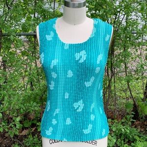 🌹3/$35 nouveau t's teal floral scrunch top